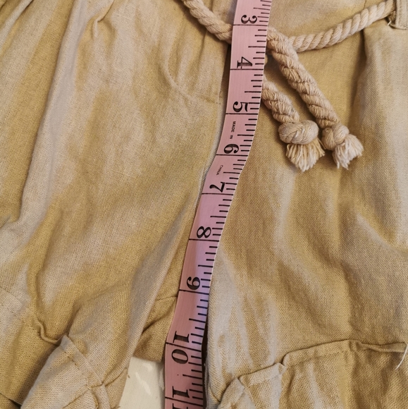 Chances R Linen Blend Shorts. Size Medium - Picture 7 of 7